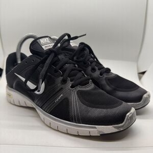 Nike Move Fit  Black Women's Sz 7 Black Flywire Running Shoes